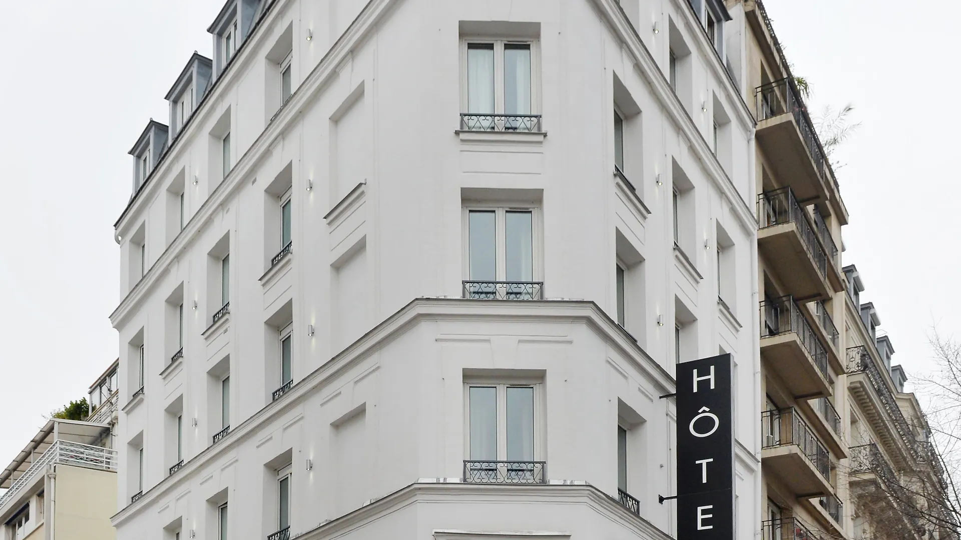 ***  Hotel Plaza Etoile Paris France
