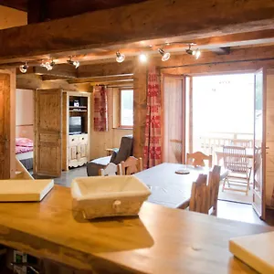 chalet-laubepine.hotels-rhonealpes.com/