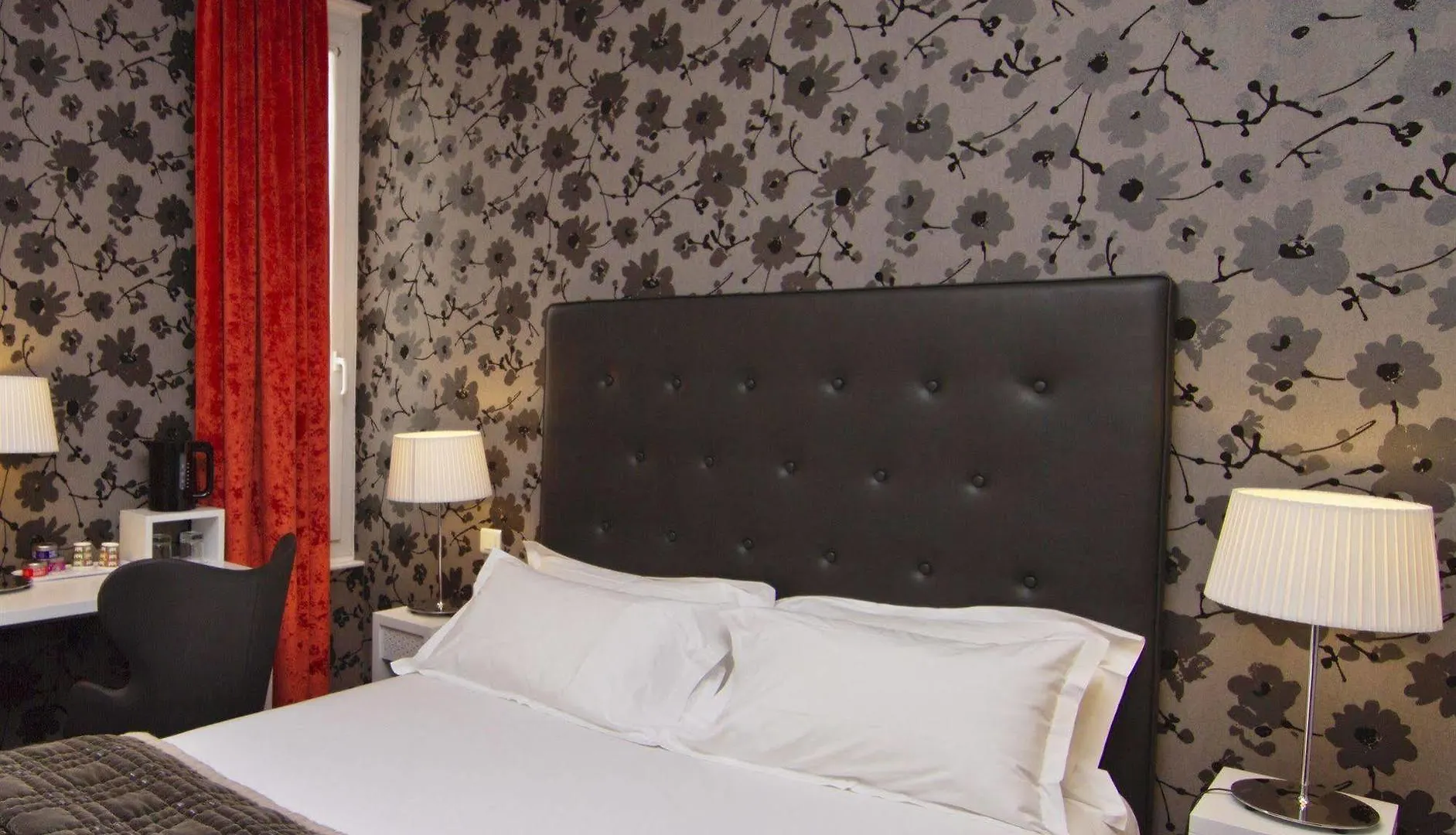 Hotel Plaza Etoile Paris 3*,