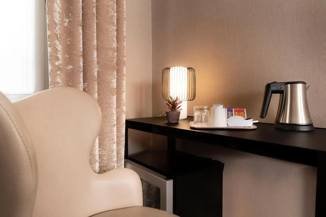 Hotel Plaza Etoile Paris 3*,  France