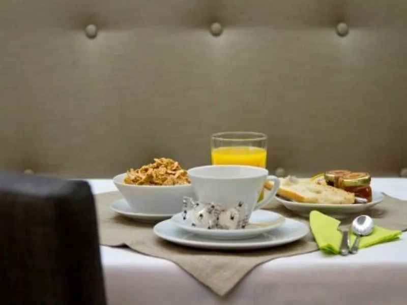 Hotel Plaza Etoile Paryż